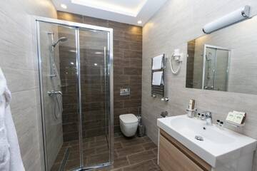 Фото номера Стандартный двухместный номер с 1 кроватью Отель Amberd Hotel г. Бюракан 7